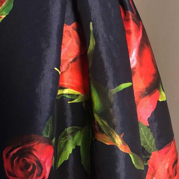 Off the shoulder dress with pockets!!! - Picture 4 of 5